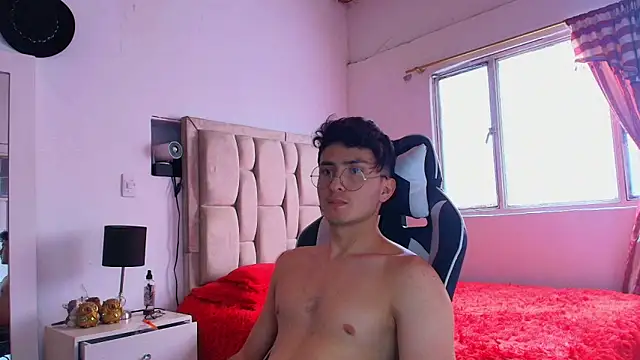 santyago taylor online show from 12/17/24, 07:04