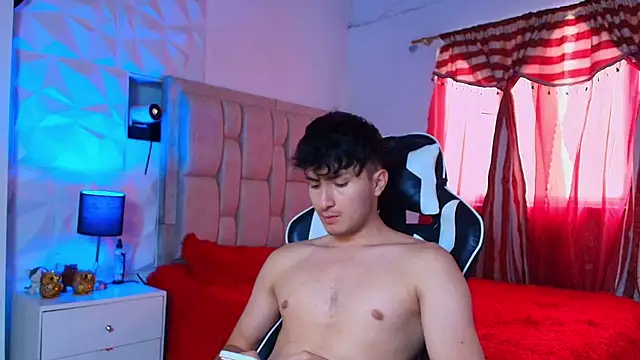 santyago taylor online show from 12/20/24, 06:24