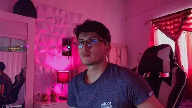 santyago taylor online show from 12/28/24, 06:50