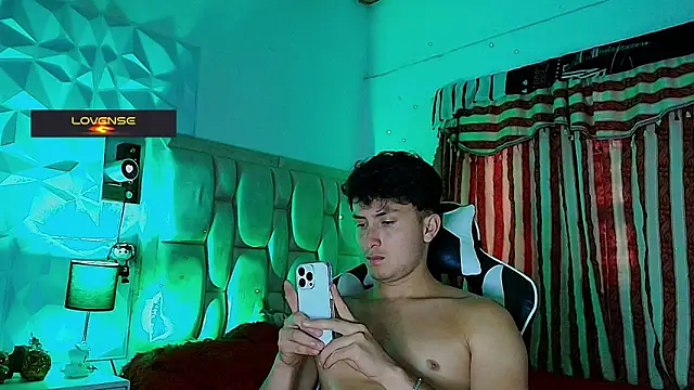 santyago taylor online show from 03/10/25, 10:13