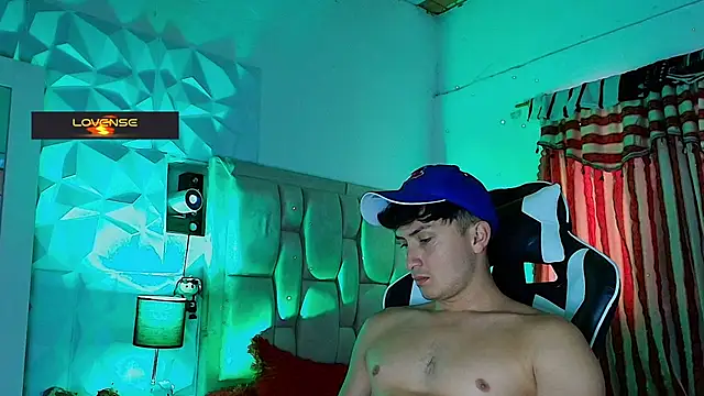 santyago taylor online show from 03/12/25, 07:28