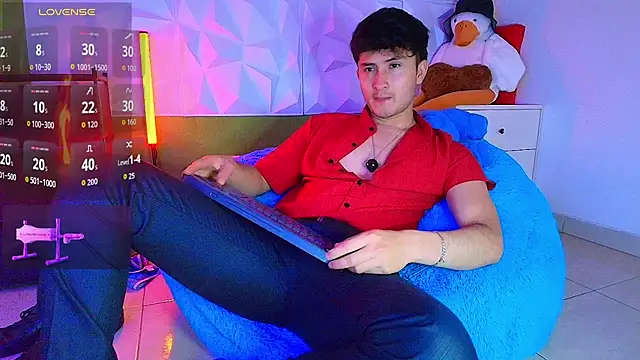 santyago taylor online show from 09/30/25, 06:35