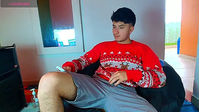 santyago taylor online show from 12/04/25, 06:27