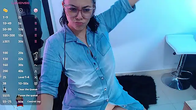 Snapshot of Mailywindsor chatting on 03/01/25, 11:37 Mailywindsor online show from 03/01/25, 11:37