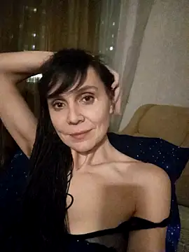 Francenia lolis online show from 02/08/25, 05:50