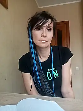 Francenia lolis online show from 09/19/25, 08:05