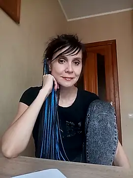 Francenia lolis online show from 10/28/25, 11:03