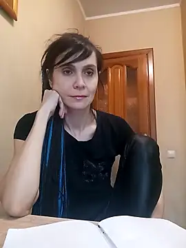 Francenia lolis online show from 11/28/25, 07:22