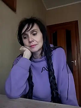 Francenia lolis online show from 12/05/25, 11:08