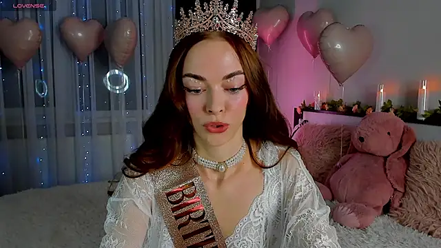 Undertheskin online show from 02/08/25, 04:14