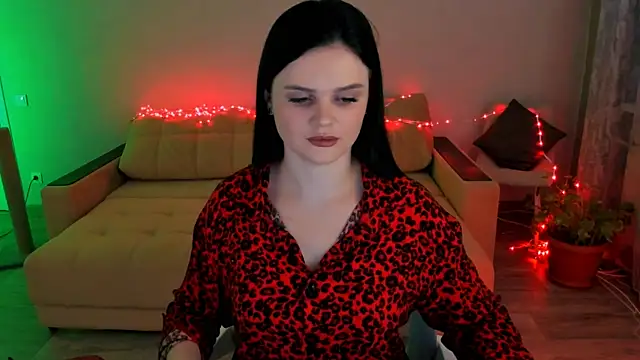 Lora Cain online show from 12/20/25, 12:23