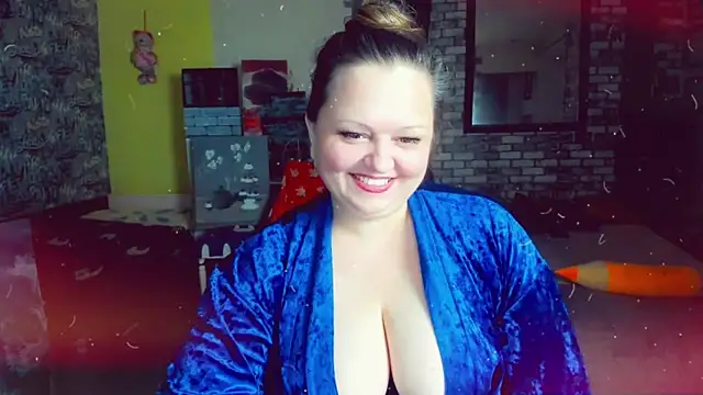 Snapshot of KlaraHoll chatting on 12/05/24, 08:33 KlaraHoll online show from 12/05/24, 08:33