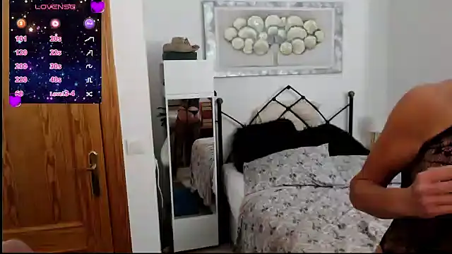 Snapshot of british_milf1970 chatting on 03/12/25, 04:13 british milf1970 online show from 03/12/25, 04:13