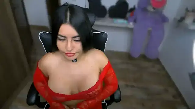 Snapshot of Layla_Nicols chatting on 06/01/26, 12:18 Layla Nicols online show from 06/01/26, 12:18