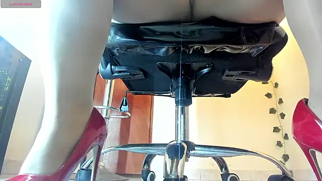 Snapshot of aitana-purple chatting on 03/08/26, 06:12 aitana-purple online show from 03/08/26, 06:12