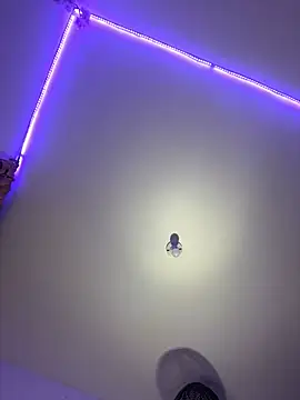 alisson carolina73 online show from 02/04/25, 04:15