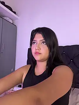 Snapshot of alisson_carolina73 chatting on 03/13/26, 02:07 alisson carolina73 online show from 03/13/26, 02:07