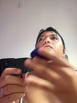 Snapshot of alisson_carolina73 chatting on 03/15/26, 08:04 alisson carolina73 online show from 03/15/26, 08:04