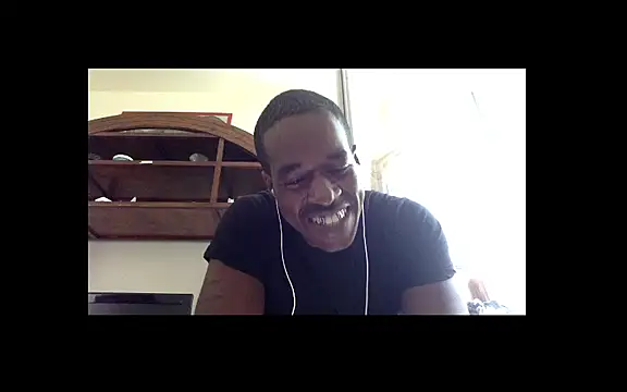 Snapshot of POPAYE972 chatting on 04/23/26, 12:29 POPAYE972 online show from 04/23/26, 12:29