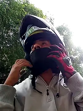 Snapshot of Professor_Leo_ chatting on 02/15/25, 09:26 Professor Leo online show from 02/15/25, 09:26