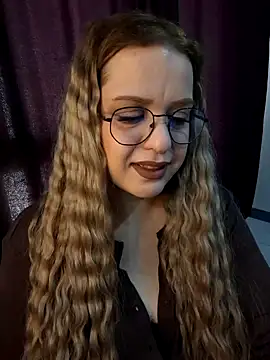 cansuozell online show from 10/15/25, 09:31