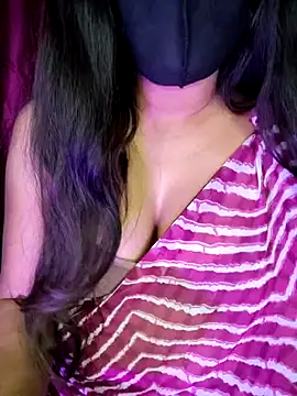 Snapshot of SexyAndHottie chatting on 01/15/25, 06:12 SexyAndHottie online show from 01/15/25, 06:12