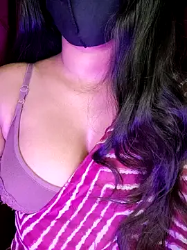 Snapshot of SexyAndHottie chatting on 02/08/25, 02:47 SexyAndHottie online show from 02/08/25, 02:47