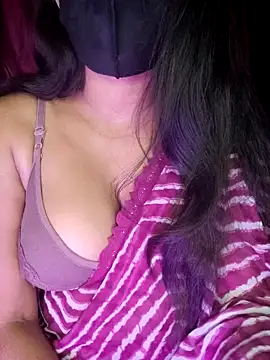 Snapshot of SexyAndHottie chatting on 03/01/25, 03:38 SexyAndHottie online show from 03/01/25, 03:38