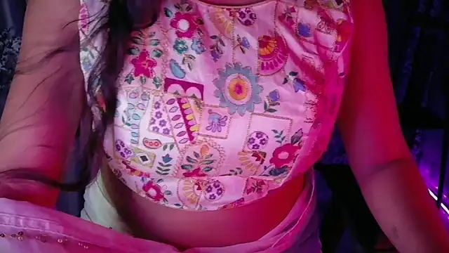 Snapshot of SexyAndHottie chatting on 11/16/25, 05:07 SexyAndHottie online show from 11/16/25, 05:07