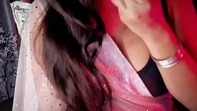 Snapshot of SexyAndHottie chatting on 01/07/26, 03:36 SexyAndHottie online show from 01/07/26, 03:36