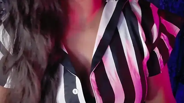 Snapshot of SexyAndHottie chatting on 01/14/26, 04:34 SexyAndHottie online show from 01/14/26, 04:34