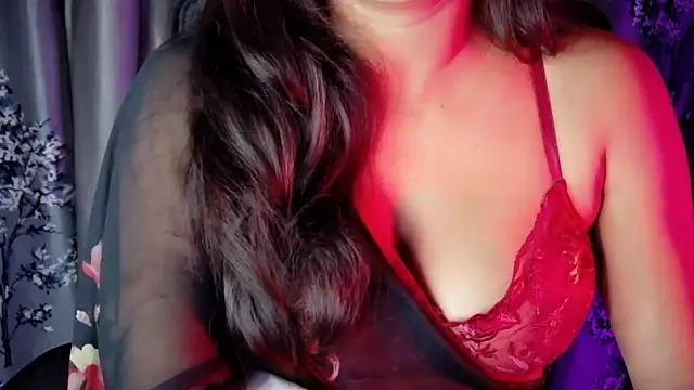 Snapshot of SexyAndHottie chatting on 01/18/26, 10:19 SexyAndHottie online show from 01/18/26, 10:19