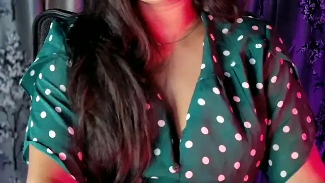 Snapshot of SexyAndHottie chatting on 02/05/26, 11:04 SexyAndHottie online show from 02/05/26, 11:04