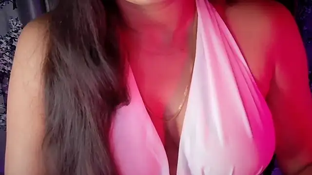 Snapshot of SexyAndHottie chatting on 02/17/26, 04:46 SexyAndHottie online show from 02/17/26, 04:46