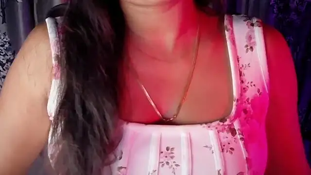 Snapshot of SexyAndHottie chatting on 02/25/26, 04:49 SexyAndHottie online show from 02/25/26, 04:49