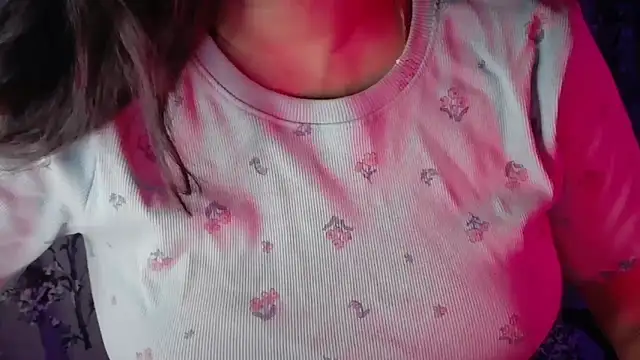 Snapshot of SexyAndHottie chatting on 04/10/26, 11:15 SexyAndHottie online show from 04/10/26, 11:15