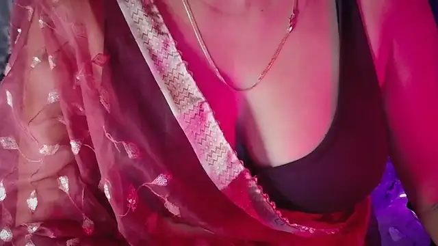 Snapshot of SexyAndHottie chatting on 05/11/26, 05:10 SexyAndHottie online show from 05/11/26, 05:10