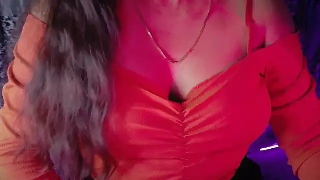 Snapshot of SexyAndHottie chatting on 05/21/26, 04:03 SexyAndHottie online show from 05/21/26, 04:03