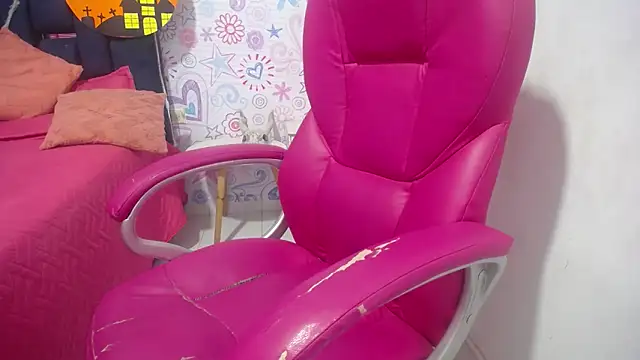 KOURTNEY-- online show from 10/29/25, 02:14