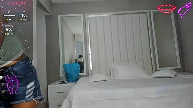 Snapshot of Carohorny4u chatting on 01/28/25, 10:12 Carohorny4u online show from 01/28/25, 10:12