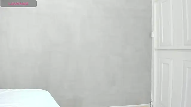 Snapshot of Carohorny4u chatting on 02/04/25, 01:27 Carohorny4u online show from 02/04/25, 01:27