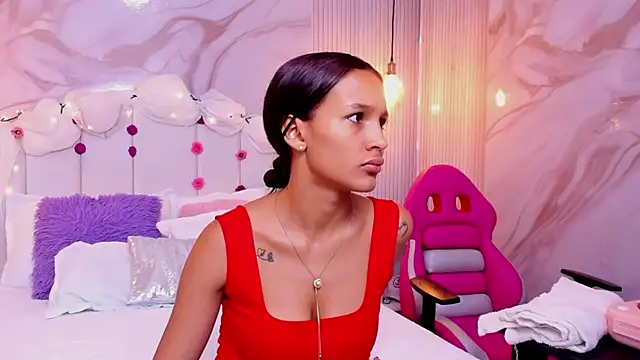 Snapshot of Carohorny4u chatting on 09/24/25, 12:30 Carohorny4u online show from 09/24/25, 12:30