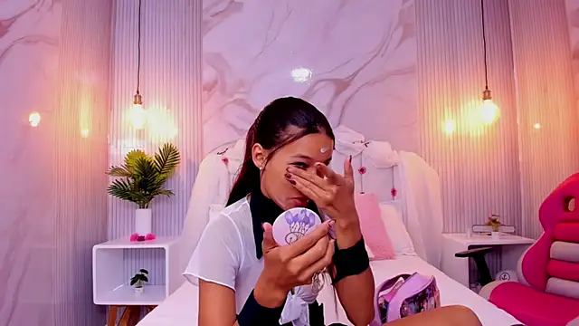 Snapshot of Carohorny4u chatting on 09/26/25, 12:53 Carohorny4u online show from 09/26/25, 12:53