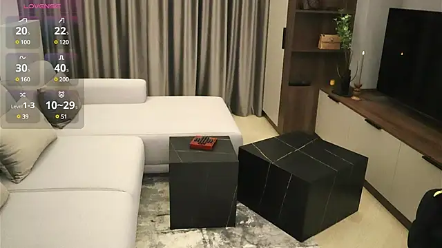 Snapshot of IrisNoire chatting on 01/13/25, 08:15 IrisNoire online show from 01/13/25, 08:15