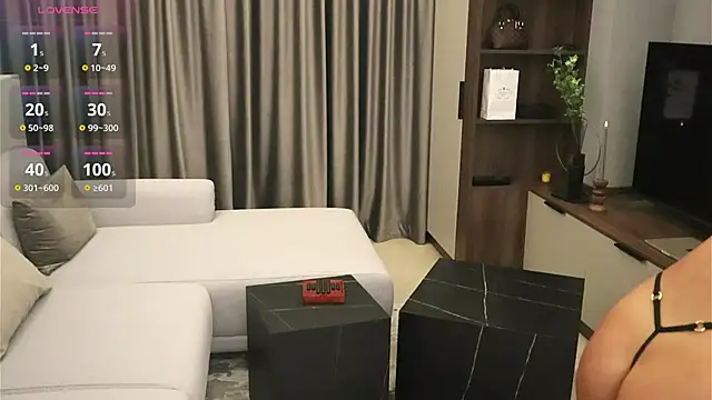 Snapshot of IrisNoire chatting on 02/16/25, 08:11 IrisNoire online show from 02/16/25, 08:11