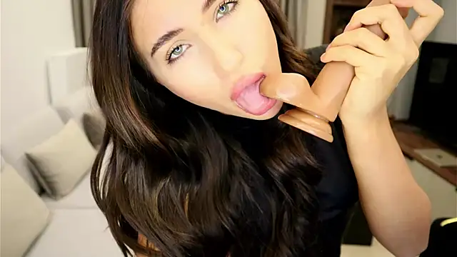 Snapshot of IrisNoire chatting on 02/18/25, 11:30 IrisNoire online show from 02/18/25, 11:30