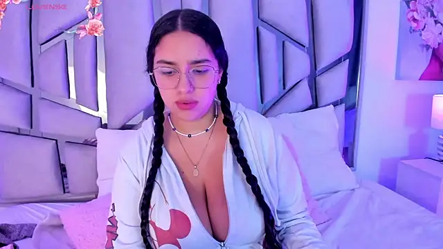 Snapshot of paulette_dupont chatting on 01/30/25, 03:44 paulette dupont online show from 01/30/25, 03:44