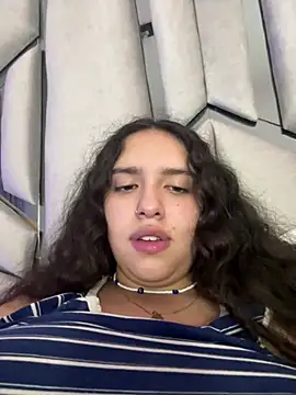 Snapshot of paulette_dupont chatting on 03/02/25, 03:24 paulette dupont online show from 03/02/25, 03:24