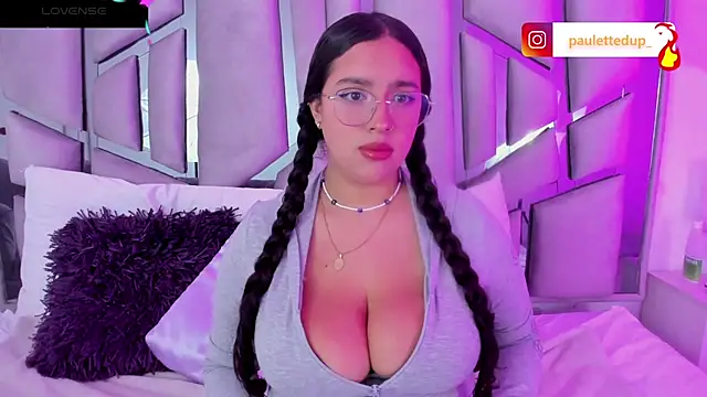 Snapshot of paulette_dupont chatting on 03/22/25, 02:05 paulette dupont online show from 03/22/25, 02:05