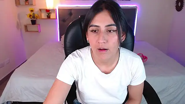 mia aira online show from 12/06/24, 08:29